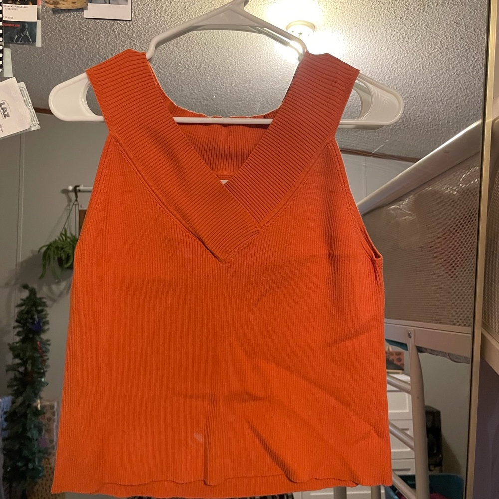 Adorable tank top, size large, petite